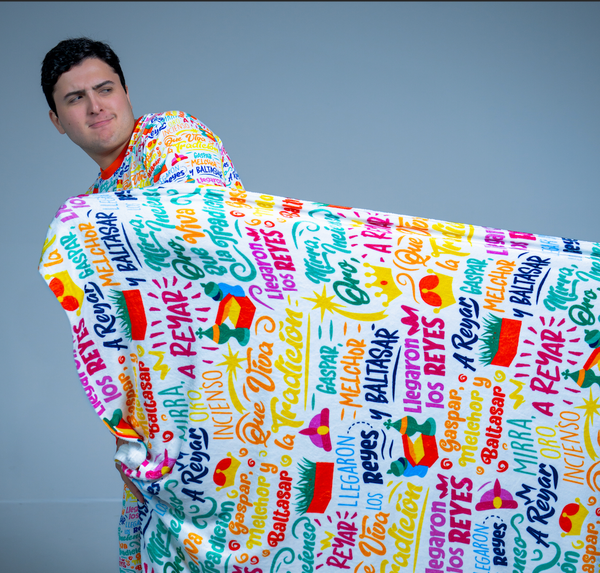 "Seguimos Reyando" Christmas Blanket
